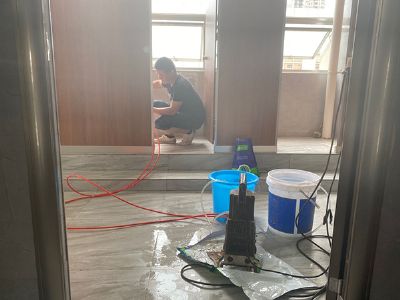 ���������Ҵ�ש΢��©ˮά��